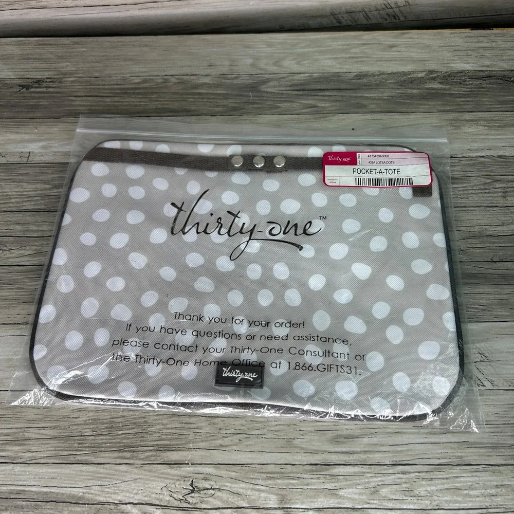 Thirty One Pocket-A-Tote Lotsa Dots